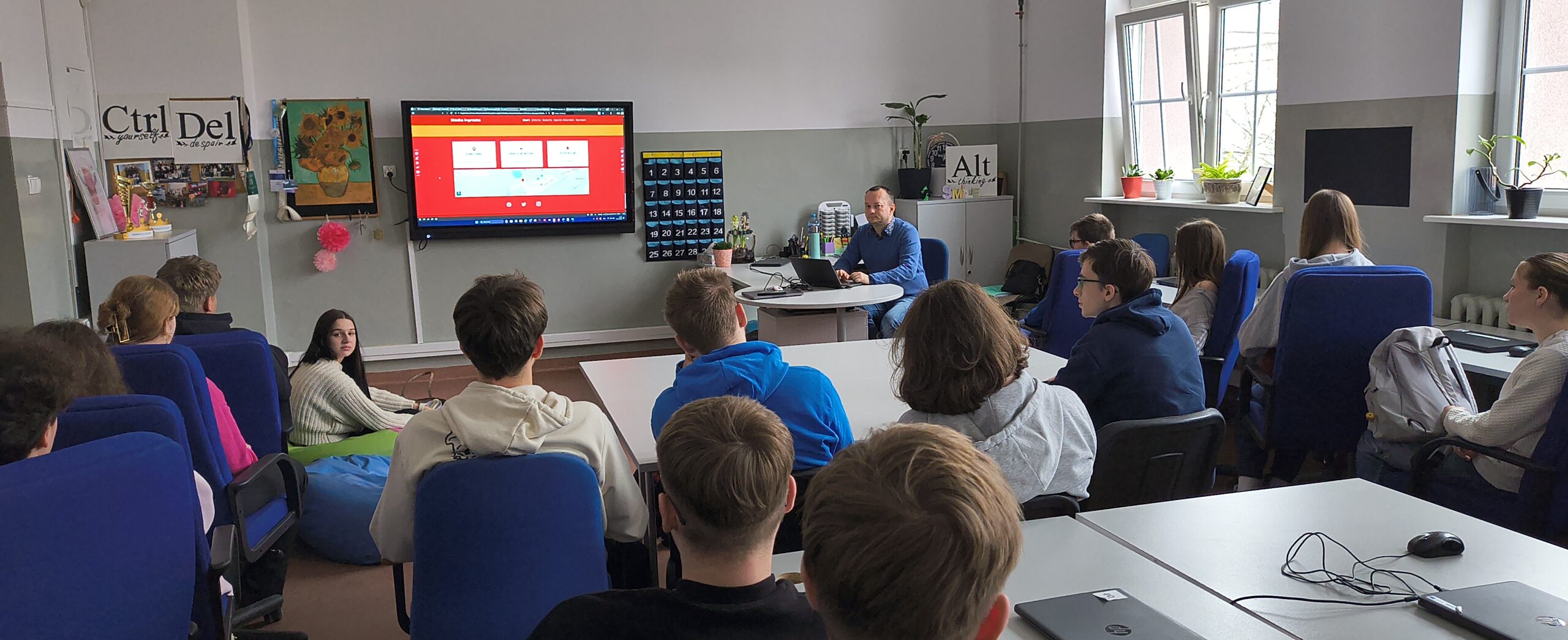 Relacja z&nbsp;mini wykładu w&nbsp;III LO  